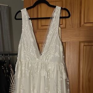 Elegant White Lace Dress